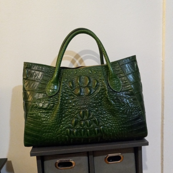 Pijushi croc embossed leather bag - Picture 10 of 15